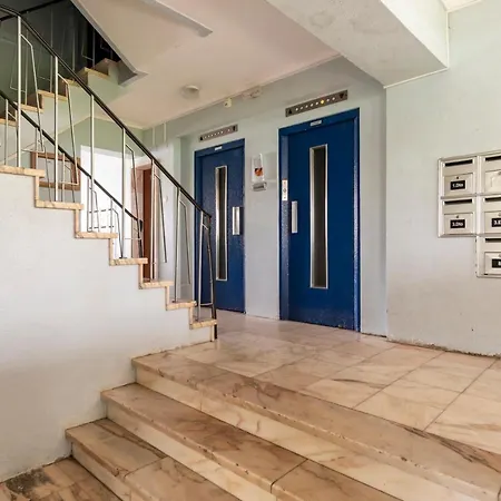 Isabel Dream I, 400m From The Train Rinchoa