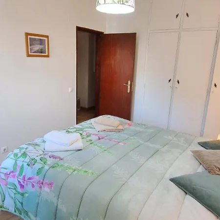 Isabel Dream I, 400m From The Train