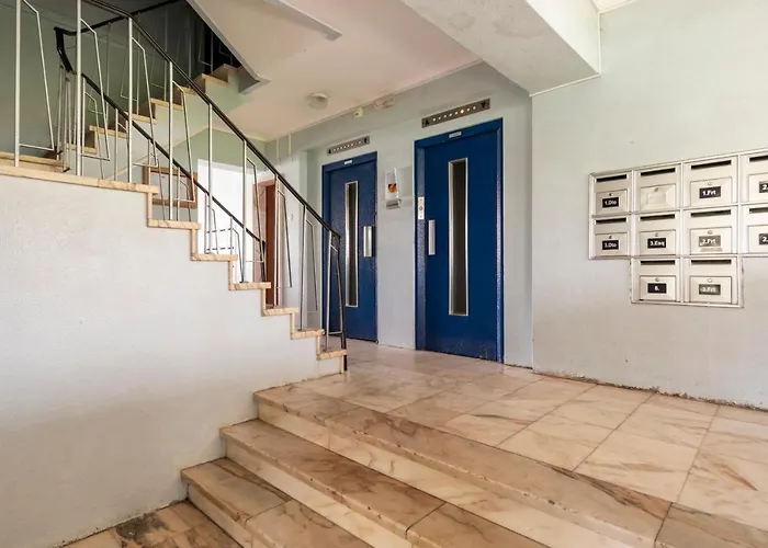 Isabel Dream I, 400m From The Train Rinchoa