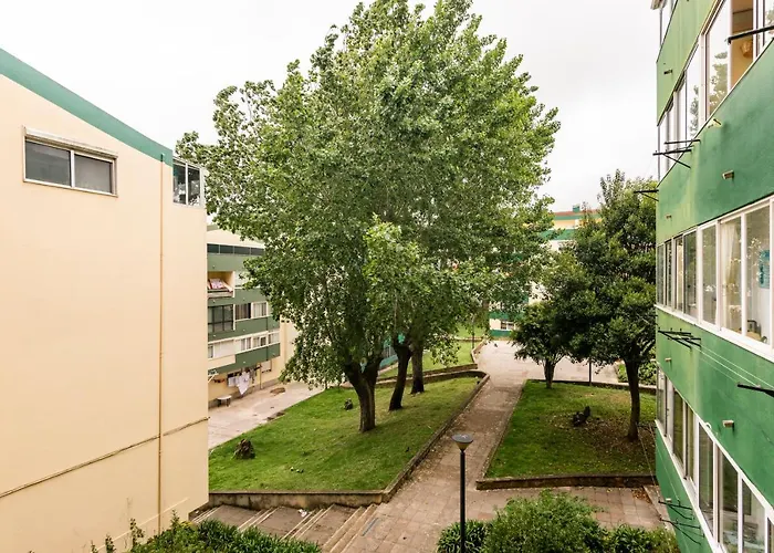 Isabel Dream I, 400m From The Train Rinchoa