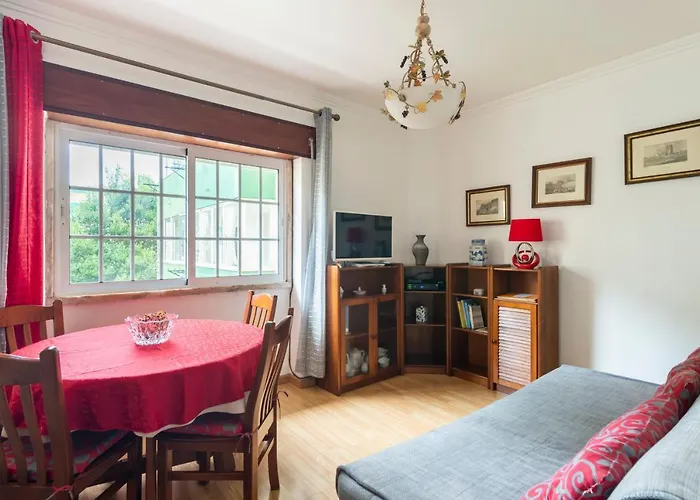 Isabel Dream I, 400m From The Train