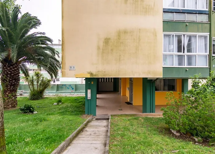 Isabel Dream I, 400m From The Train Rinchoa