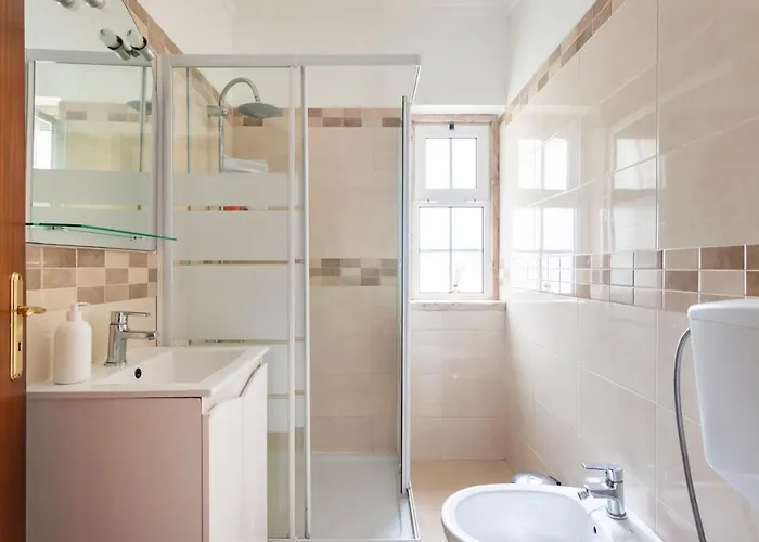 Isabel Dream I, 400m From The Train