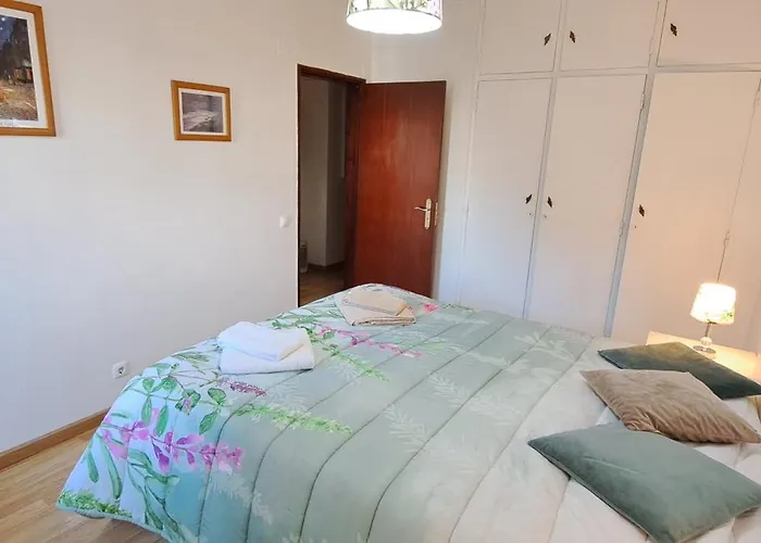 Isabel Dream I, 400m From The Train